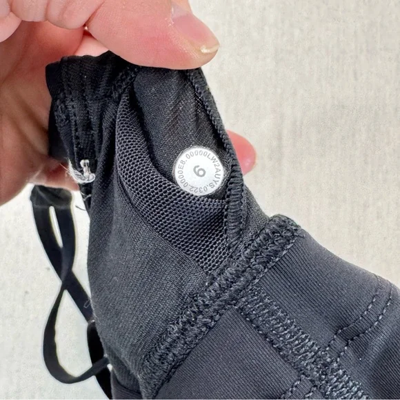 Lululemon Energy Longline Bra Medium Support Black Sz 6 - Picture 8 of 8